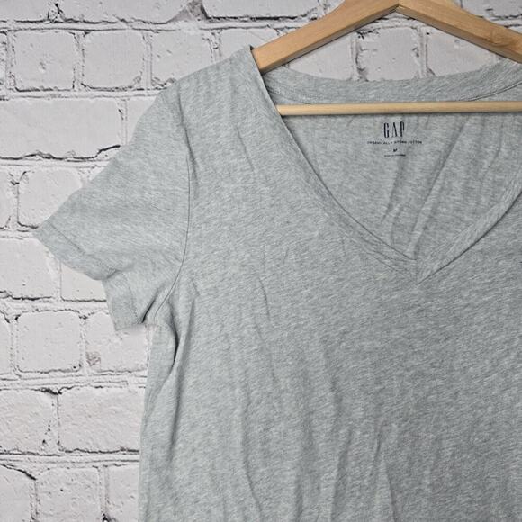 Gap Organically Grown Cotton Gray V Neck Short Sleeve 100% Cotton Tshirt Size M - Picture 3 of 10
